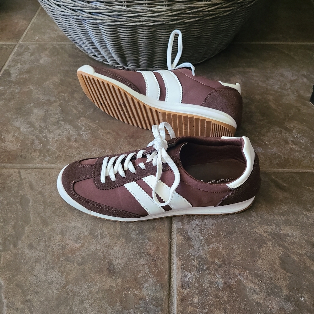 Sneakers Brown & White Size 8 Like New Madden Girl Womens